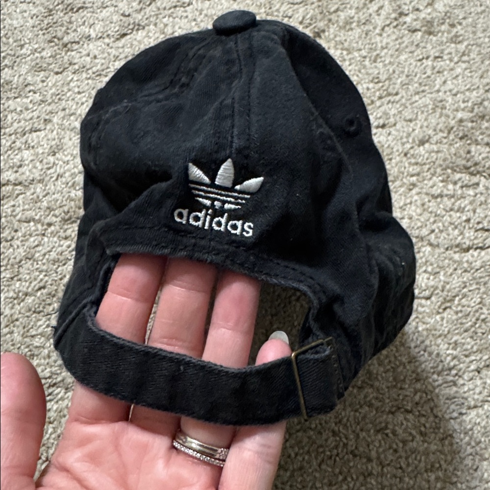 Women’s Adidas Logo Black/White - Picture 5 of 5